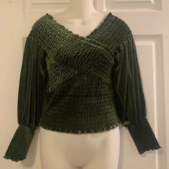 BB Dakota By Steve Madden Velvet Smocked Double V-Neck Top Size S - Picture 4 of 10